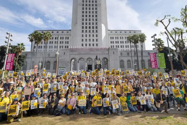 L.A. Times Journalists Walk Out