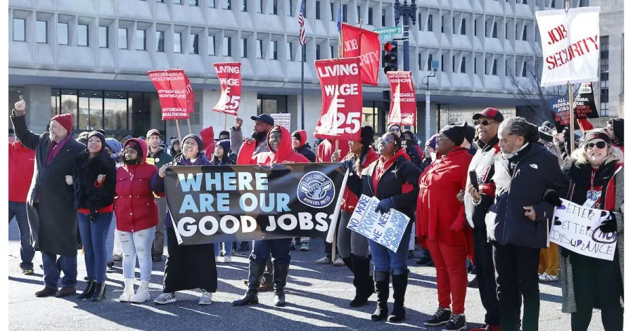 Maximus Workers Rally at HHS