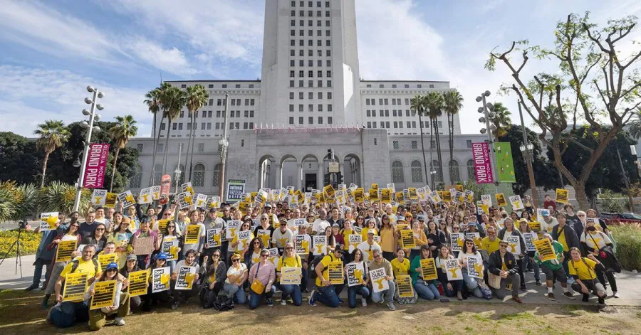 L.A. Times Journalists Walk Out